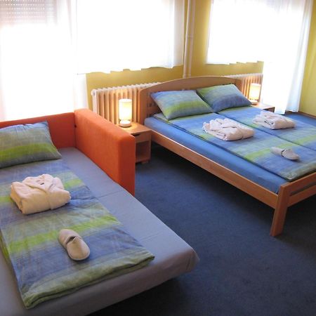 Spirit Hostel And Apartments Belgrad Exteriör bild