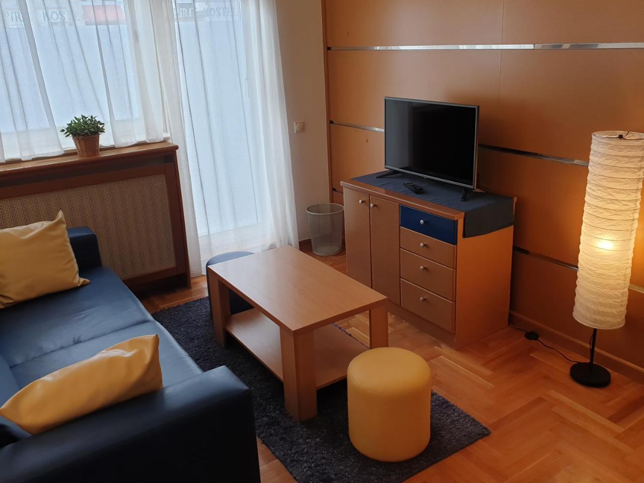 Spirit Hostel And Apartments Belgrad Exteriör bild